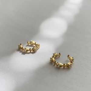 Gold ear cuff no piercing